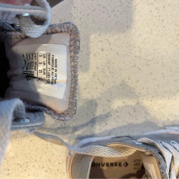 Toddler Converse Chuck Taylor Sneakers - Picture 5 of 6
